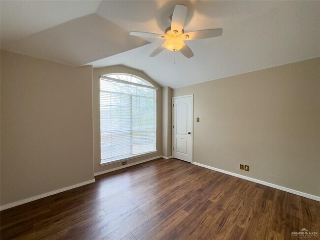 Building Photo - 37 San Sebastian St