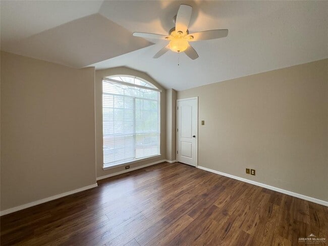 Building Photo - 38 San Sebastian St