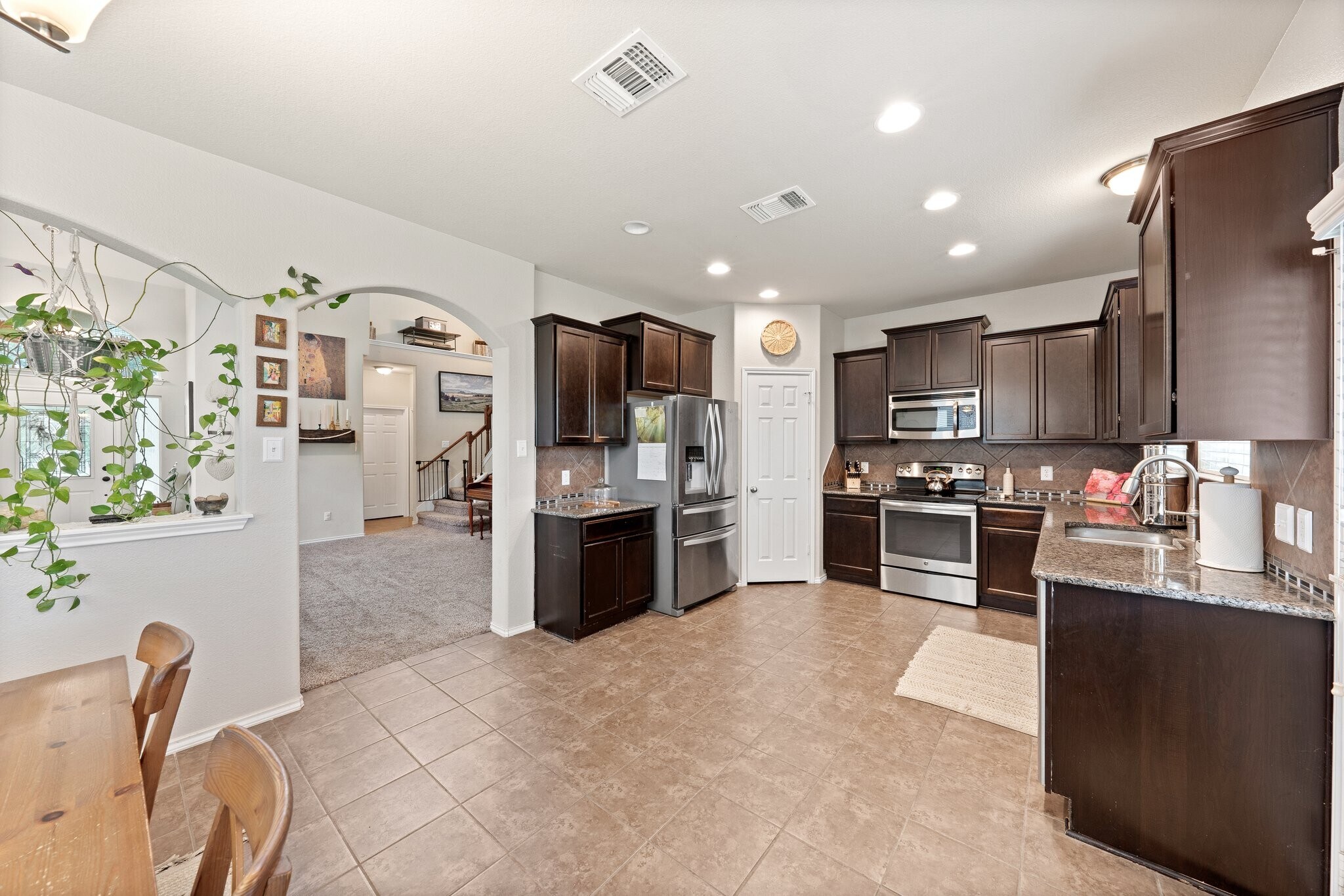 Building Photo - 5516 Pinery Dr