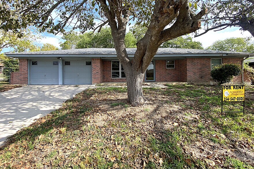 Primary Photo - 1613 Miranda Ave