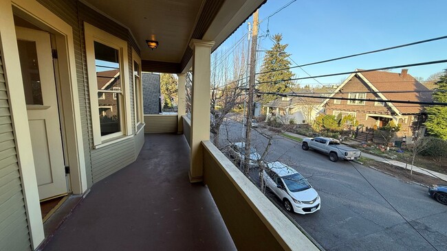 Building Photo - 3 bed 1 bath 1902 historic PDX original SE...