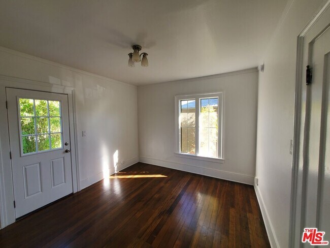 Building Photo - 2666 Cimarron St