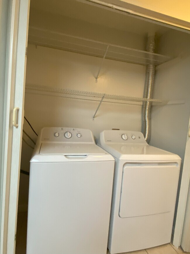 Building Photo - 4971 Ponderosa Ter