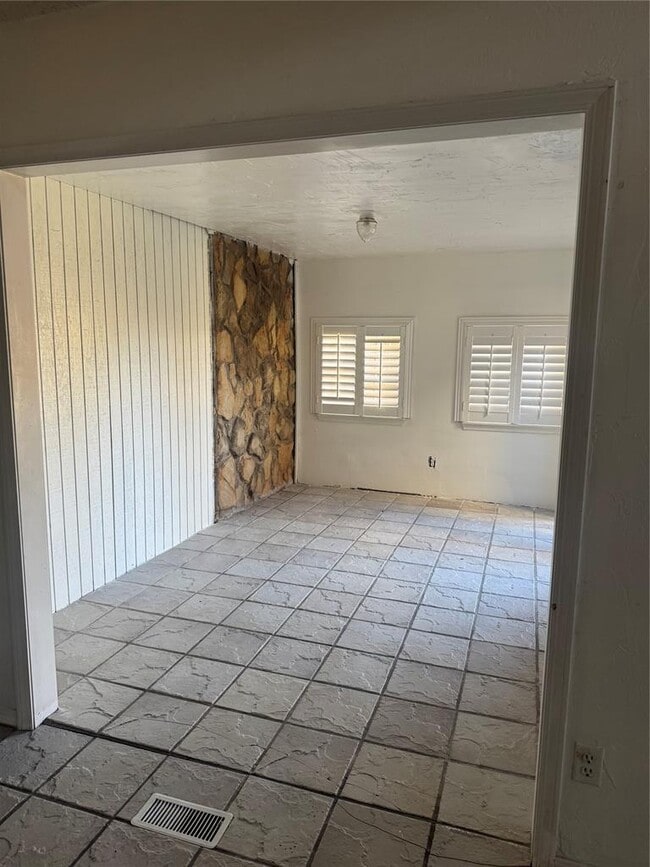 Building Photo - 7009 NW 90th St