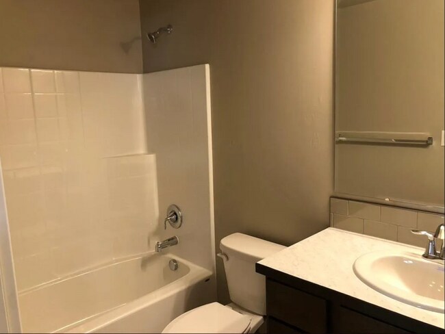 Building Photo - 5683 E Upminster St