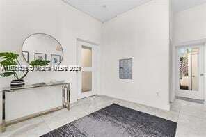 Building Photo - 934 16th St