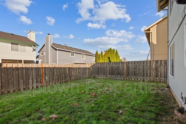 Building Photo - 978 SW 208th Pl