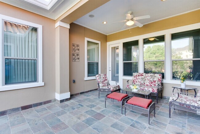 Building Photo - 2011 Flower Garden Ln