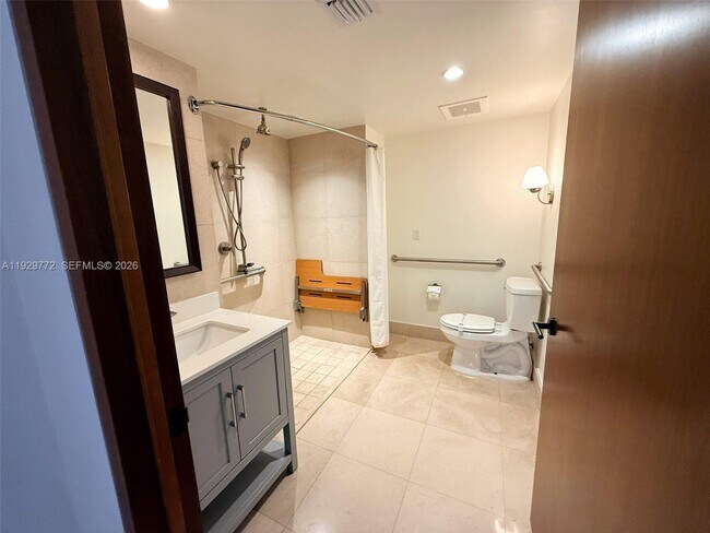Building Photo - 6801 Collins Ave