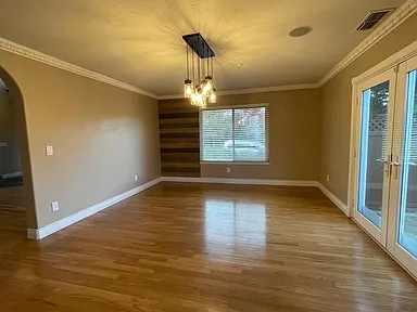 Building Photo - 1393 Arrowhead Ave