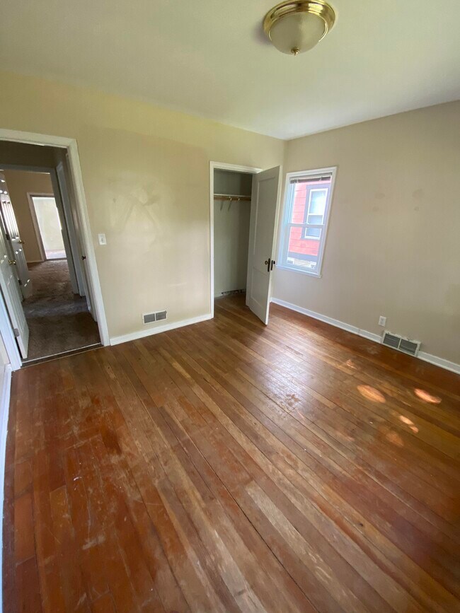 Building Photo - 720 3rd St N