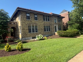 Building Photo - 7500 Parkdale Ave