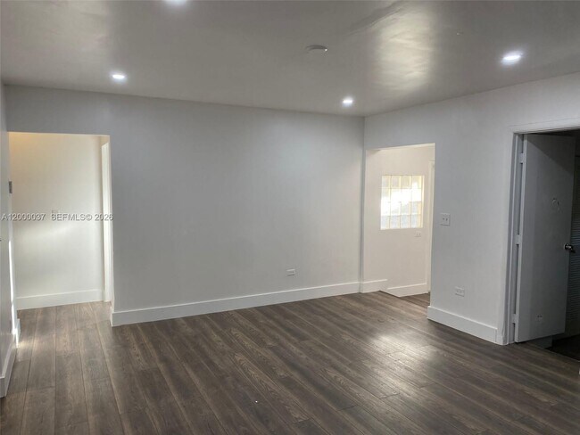 Building Photo - 824 84th St