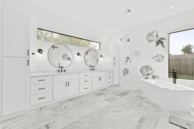 Building Photo - 2703 Tannehill Dr