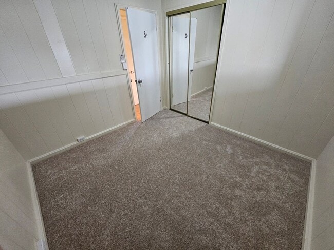 Building Photo - Spacious 3-Bedroom / 2-Bathroom Single-Family Home with Stunning Views – AVAILABLE NOW!