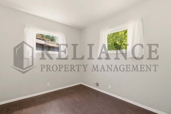 Building Photo - 730 N Chipper Ln