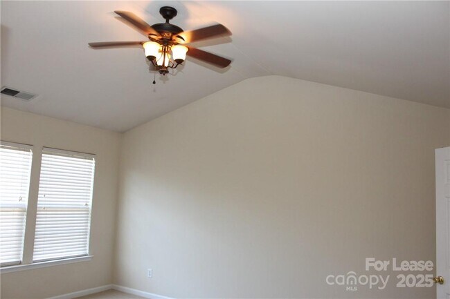 Building Photo - 2715 Old Ironside Dr