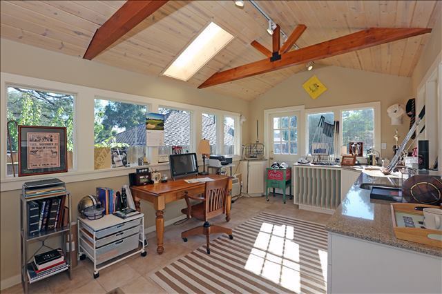 Building Photo - Coming Soon! La Canada Flintridge Contempo...