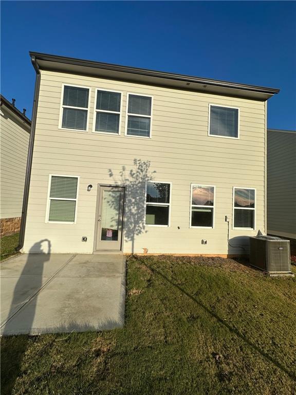 Building Photo - 45 Pineview Dr