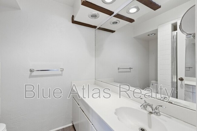 Building Photo - 13424 Blossomheath Ln