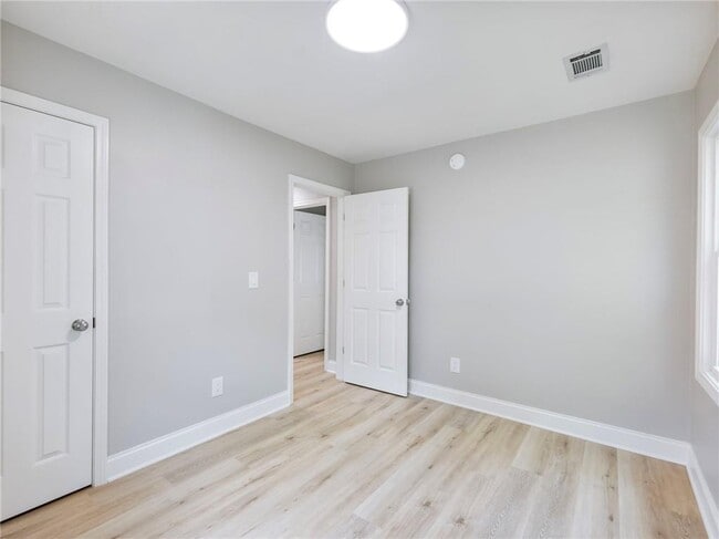 Building Photo - 2862 Argyle Dr NW