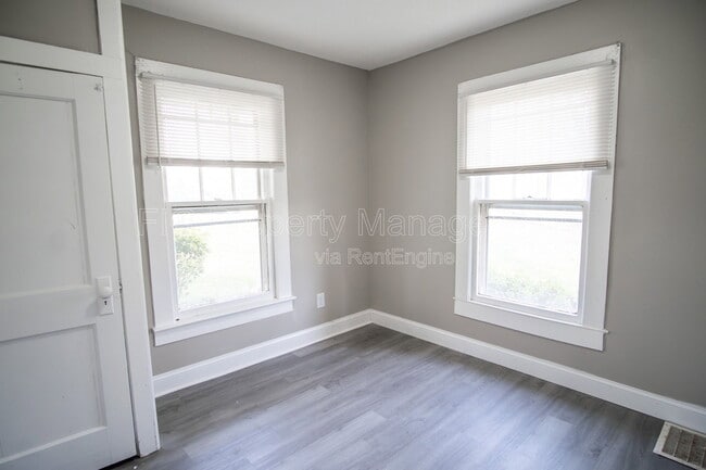 Building Photo - 5804 Old Rutledge Pike