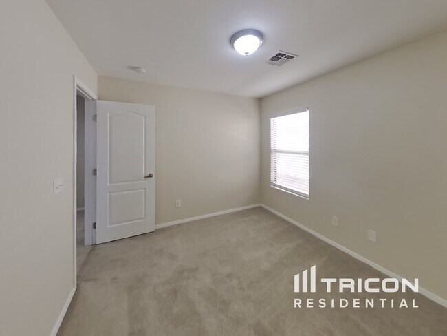 Building Photo - 6320 W Sophie Ln