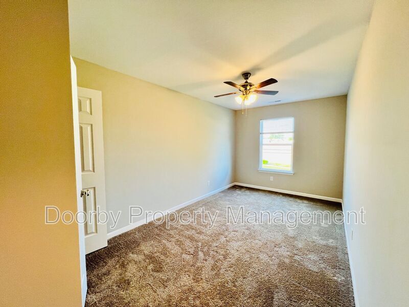 Building Photo - 2106 Duncan Ave