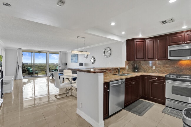 Building Photo - 3520 Oaks Way