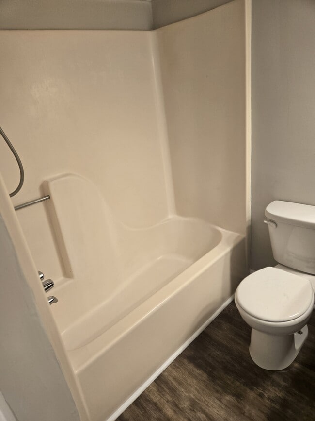 Building Photo - 503 N Chapel St