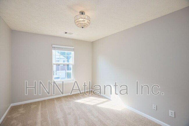 Building Photo - 121 Oak Grove Pl