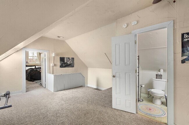 Building Photo - 2317 Victor St