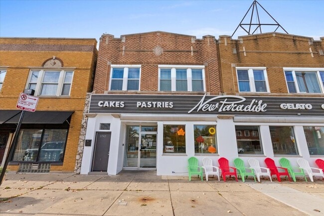 Building Photo - 5744 N Milwaukee Ave