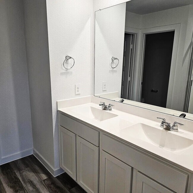 Building Photo - 10607 Hadley Pk Trl