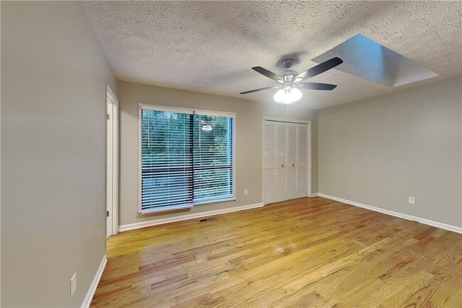 Building Photo - 2755 Whitehurst Dr