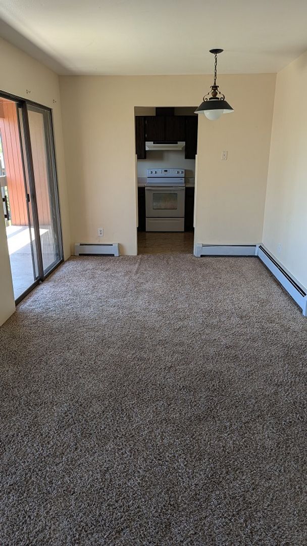 Building Photo - Bright & Spacious 2 Bed with Balcony in Prime Location