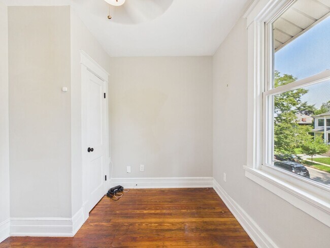 Building Photo - 3302 Garland Ave