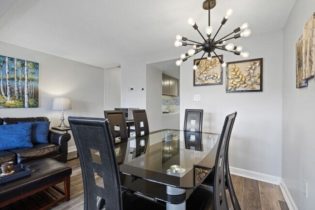Building Photo - Modern Fully Furnished Home with Stunning ...