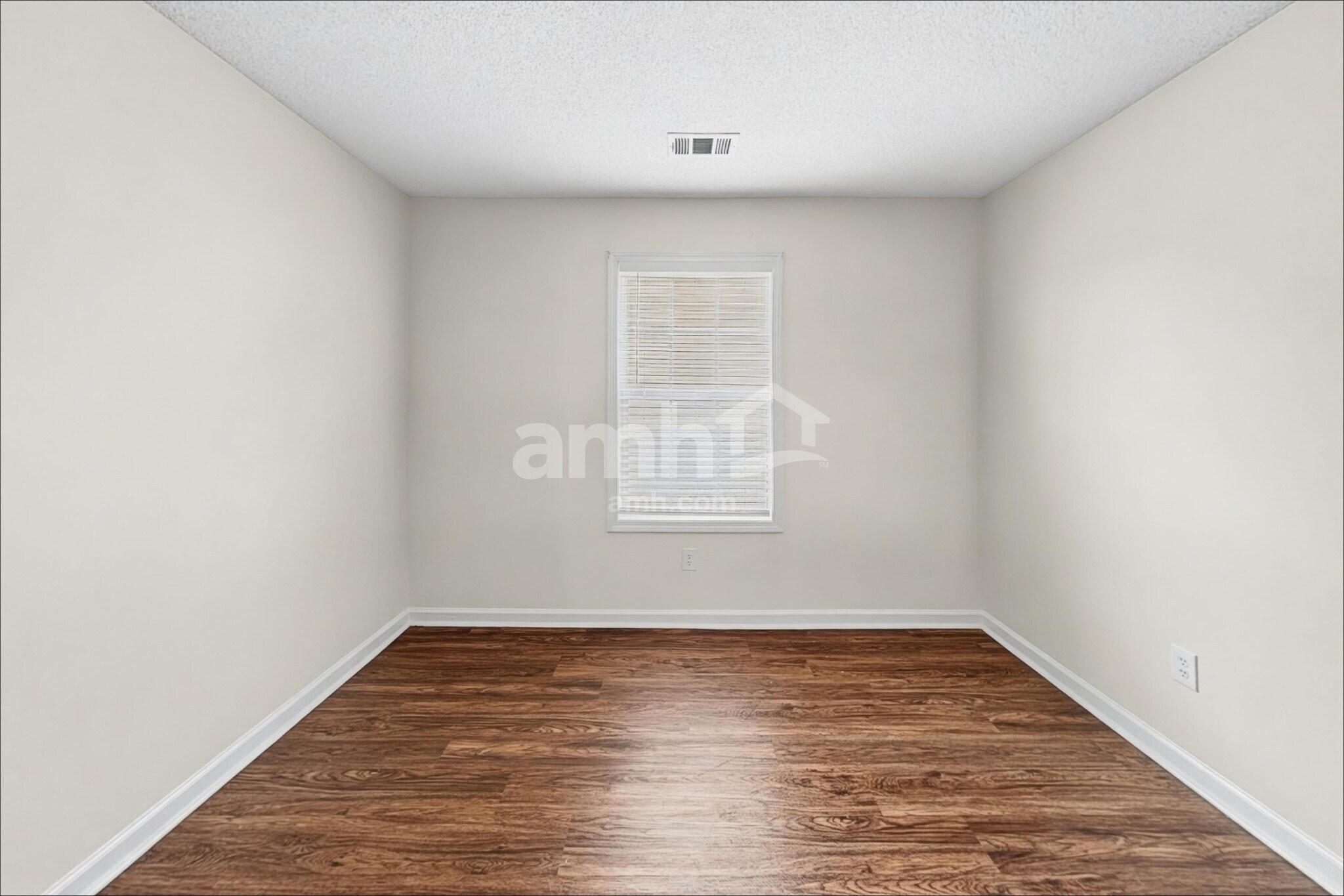 Building Photo - 294 Greystone Cir