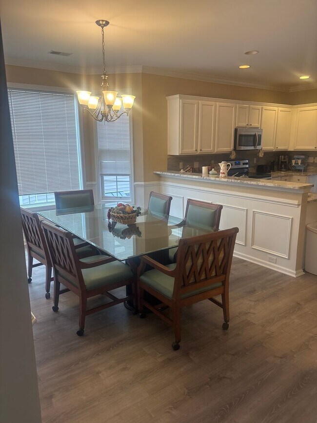 Building Photo - This beautiful 4 bedroom, 3.5 bath home in the highly sought-after Mill Creek neighborhood has it...