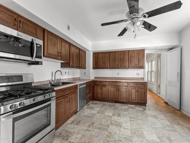 Building Photo - 2502 N 9th St