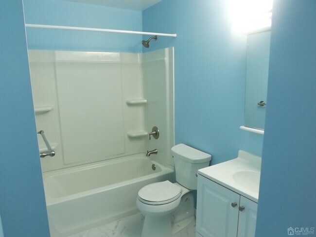 Building Photo - 5023 Ravens Crest Dr