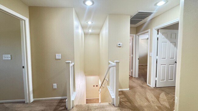 Building Photo - Wonderful Southwest 3 Bedroom Home