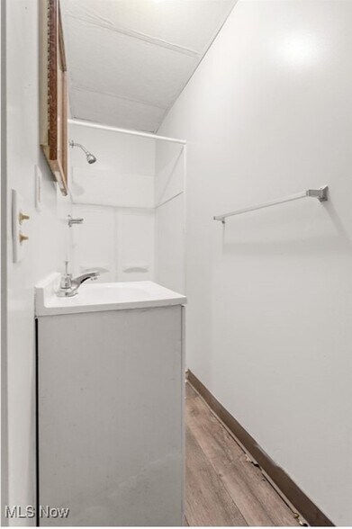 Building Photo - 15300 Waterloo Rd