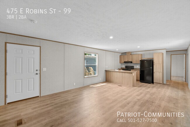 Building Photo - 475 E Robins St