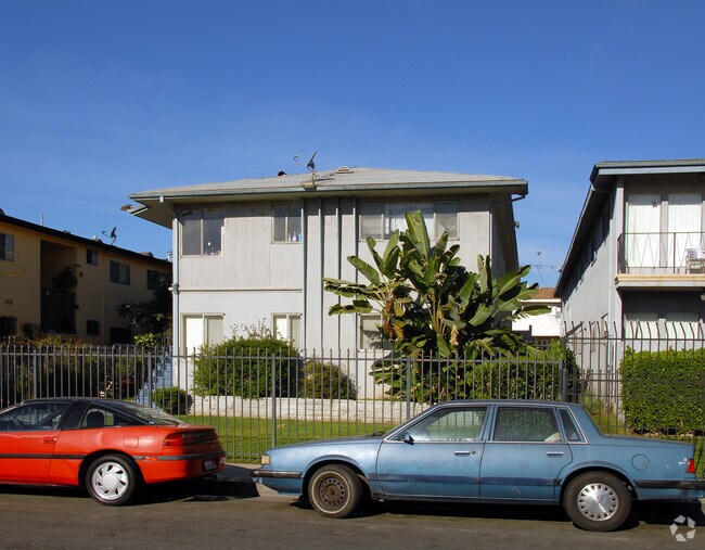 Building Photo - 2049 S Corning St
