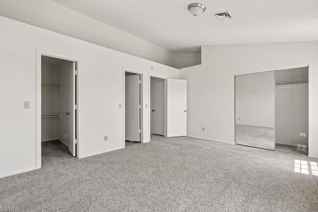 Building Photo - Brand new carpet!