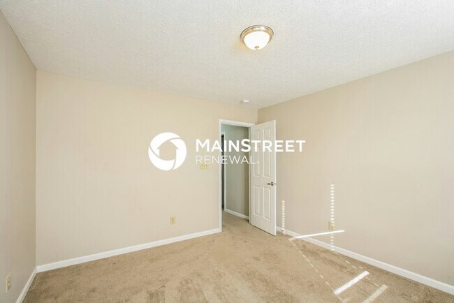 Building Photo - 4 Bedroom Pet-Friendly Home in Indianapoli...