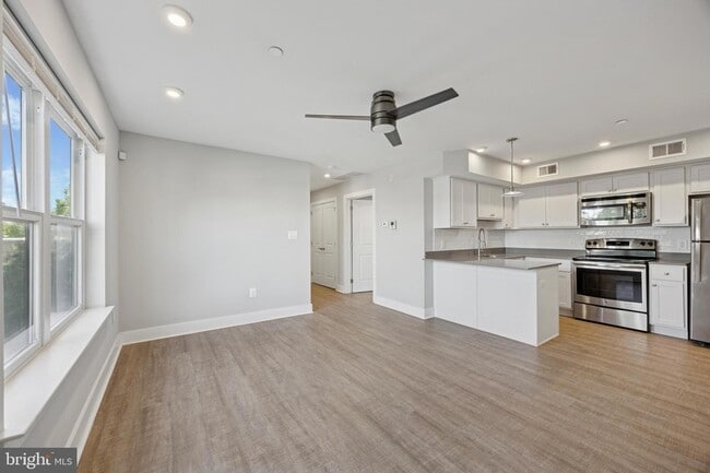 Building Photo - 502 Gerhard St