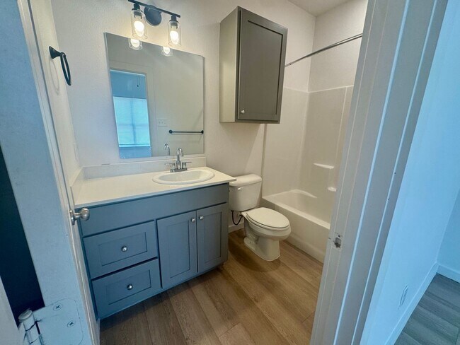 Building Photo - Spacious 3-Bedroom Duplex Near Texas Tech